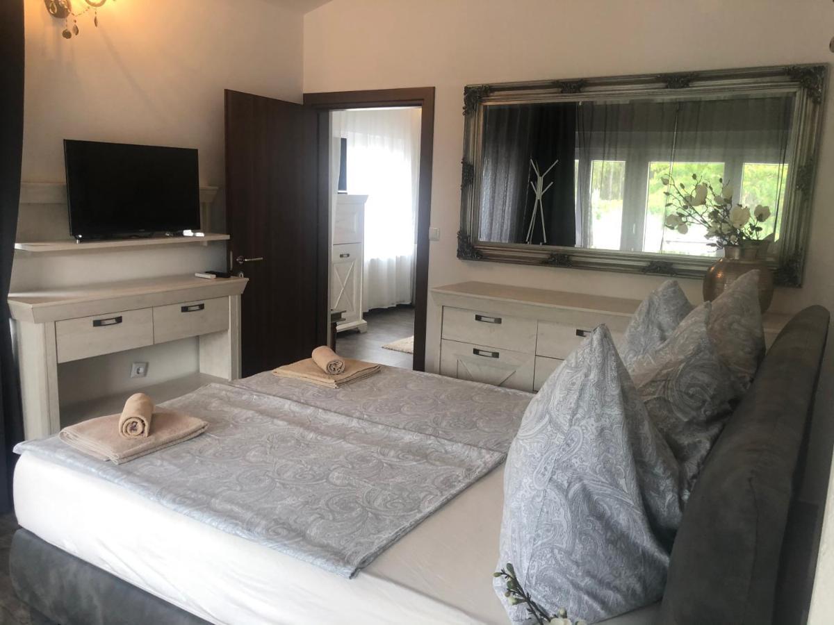 Grey Pearl With Free Ev Ch-Station Apartment Valbandon Exterior photo
