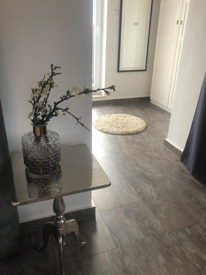 Grey Pearl With Free Ev Ch-Station Apartment Valbandon Exterior photo