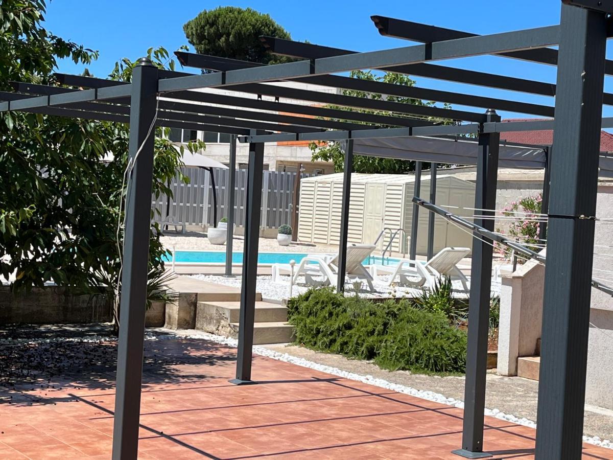 Grey Pearl With Free Ev Ch-Station Apartment Valbandon Exterior photo